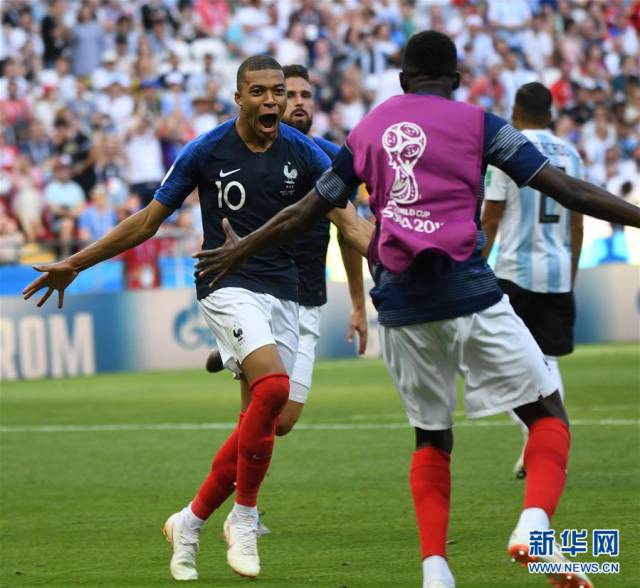  姆巴佩梅开二度助球队取胜，法甲射手榜强势登顶  